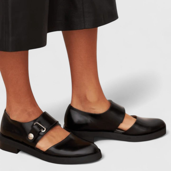 Varga | Elegant Strapless Slides