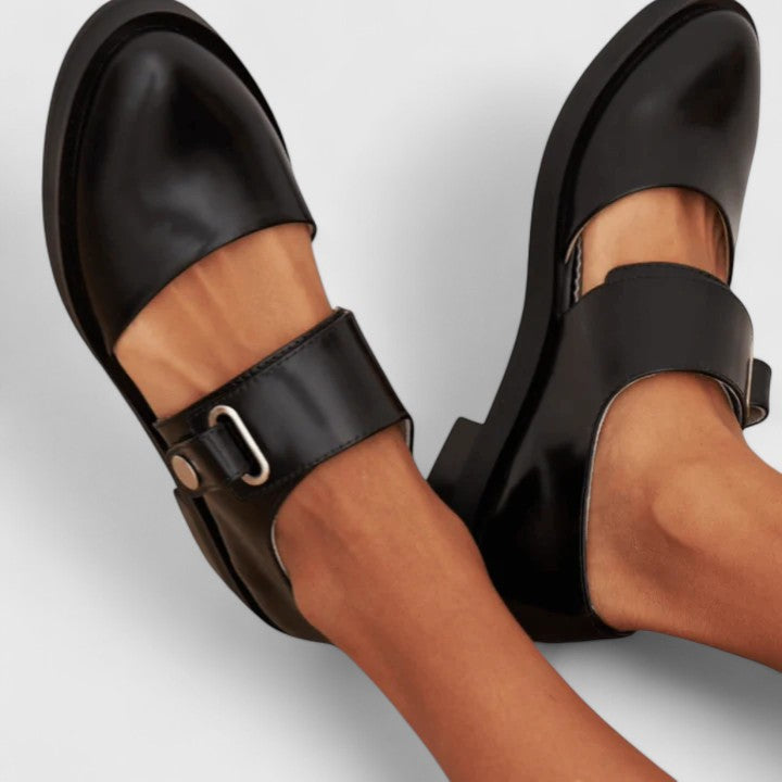 Varga | Elegant Strapless Slides