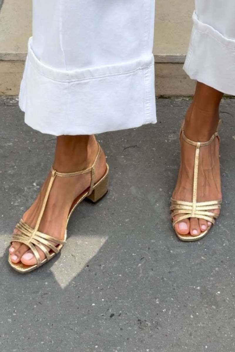 Varga | Zlaté sandále každodennej elegancie