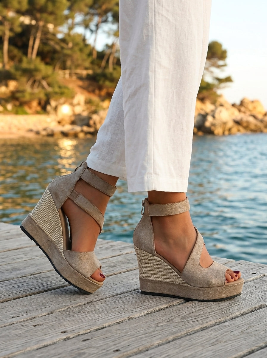 Varga | Espadrilky na klinovom podpätku so zapínaním pre ženy